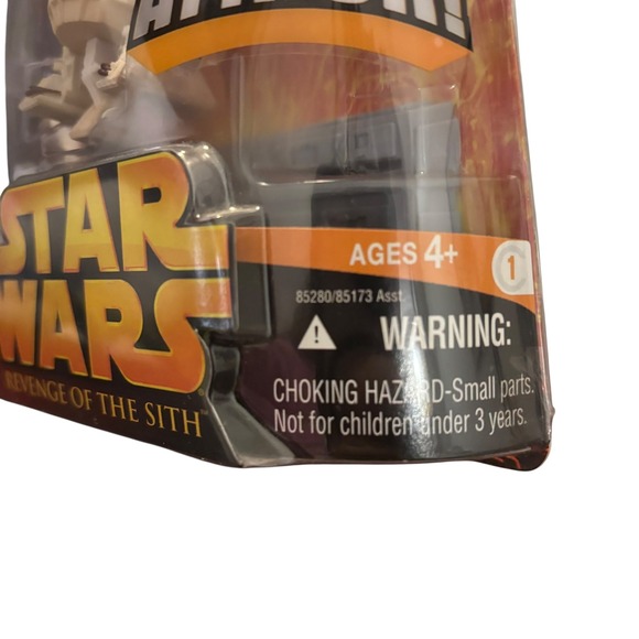 Star Wars R2-D2 Revenge of the Sith Droid Attack Action Figure Hasbro 2005 New - Picture 11 of 16